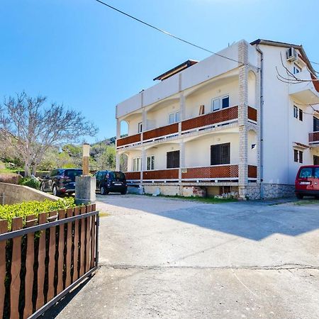 Apartments Luka Супетарска-Драга Экстерьер фото